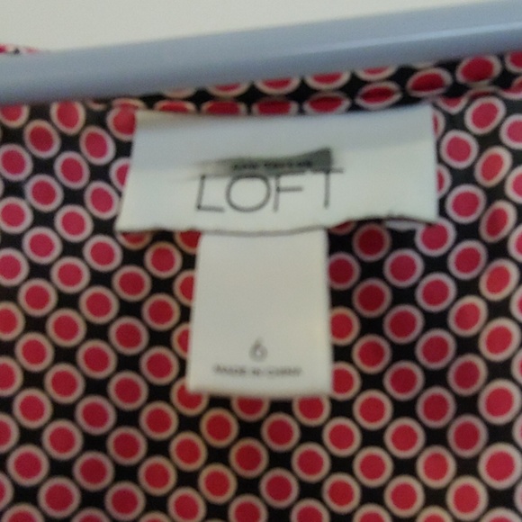 Ann Taylor loft sleeveless blouse - Picture 2 of 2